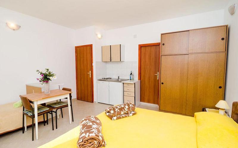 Apartments Lampalo Okuklje Extérieur photo