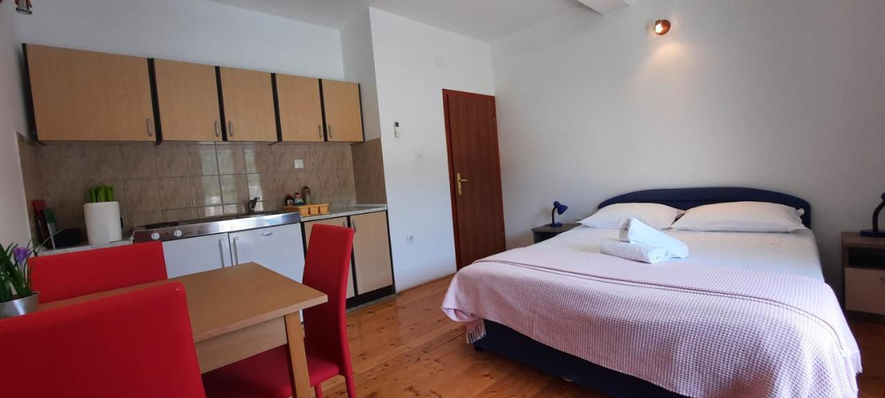 Apartments Lampalo Okuklje Extérieur photo